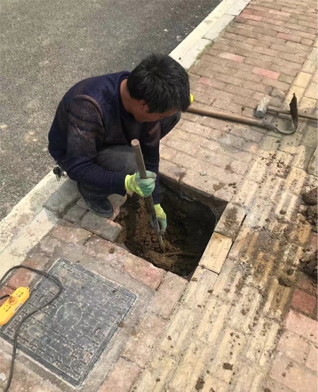 LED路燈安裝現場